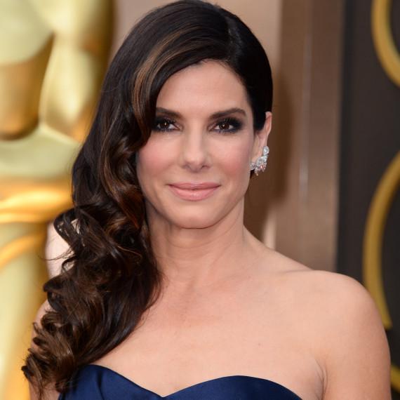 Actress, film producer. The Official Sandra Bullock Twitter Page.