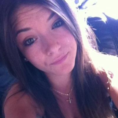 chloedeca's profile picture. on vit mieux lorsqu'on attend rien de personne.
