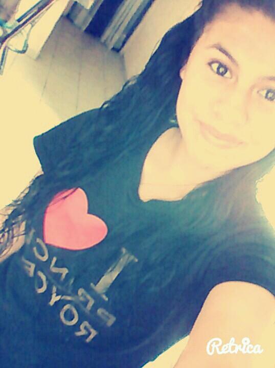 soy una chava completamente enamorada de @PrinceRoyce  lo unico que deceo es poder conocerlo algun dia :3