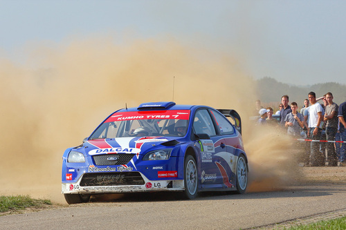 De grootste ontmoetingsplaats voor rallyliefhebbers in Nederland en Belgie. Nieuws, foto´s, forum enz.