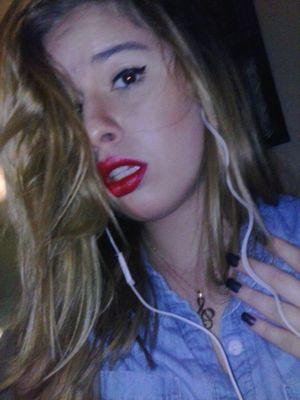 Saggittarious~~*~~December 17~~*~~Singer~~*~~If it aint X❤O i dont see it!