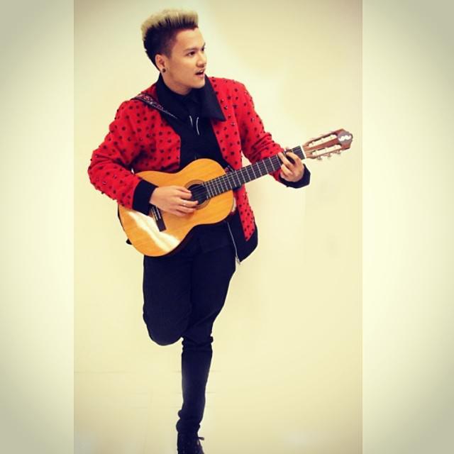 FridoE ({}) | love Allah & love family | Smashblast • Ilhamfever • Melodiest • Wota | Muhammad Ilham Fauzi Efendi({}) | @MrIlhm • @ilhamfauzie | SMK TI Annisa •