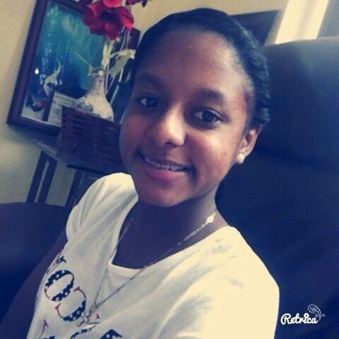 G17Erika's profile picture. Sola & Feliz ^_^