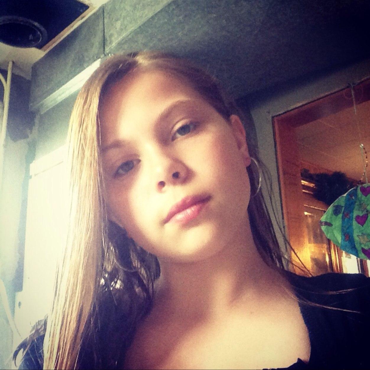 Dezisdaboss's profile picture. If your awesome follow me• if you dont your are a bitch