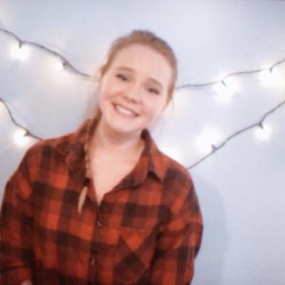 THIS IS A FREE FOLLOW PLEASE GO FOLLOW MY MAIN @CateGillingham i will follow you back!