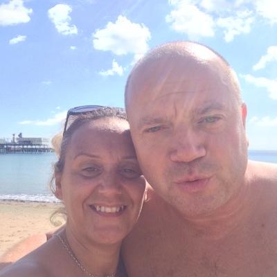 happy married three kids and loving life xx missing my mum and dad love them both forever in my heart and thoughts xxx