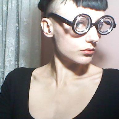 interested in trans-media storytelling, experimental media, subversive art, surrealism, fantasy, sci-fi & everything macabre.