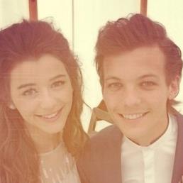 I love singing,my famliy , 1D and babysiting little kids!3