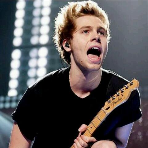 im in a band, we do weird shit sometimes. former parody personal : @boybandsft5sos