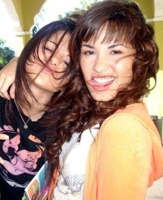 @selenagomez @ddlovato @JoeJonas
