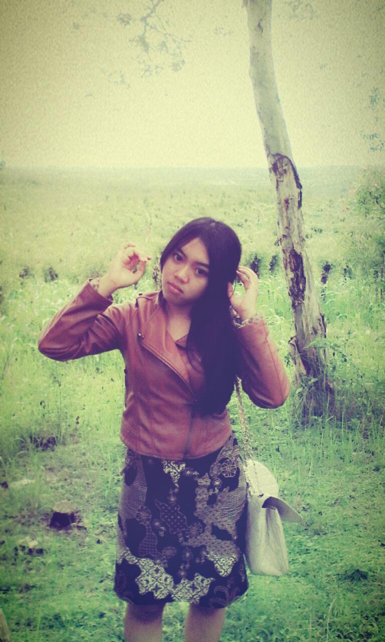 happiness is not one big thing
its all the little things put together :)