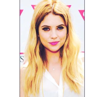 LCamilles's profile picture. Emison, Sasha, Spoby, OUAT et PLL. On ne joue ni avec les dames ni avec les cœurs.