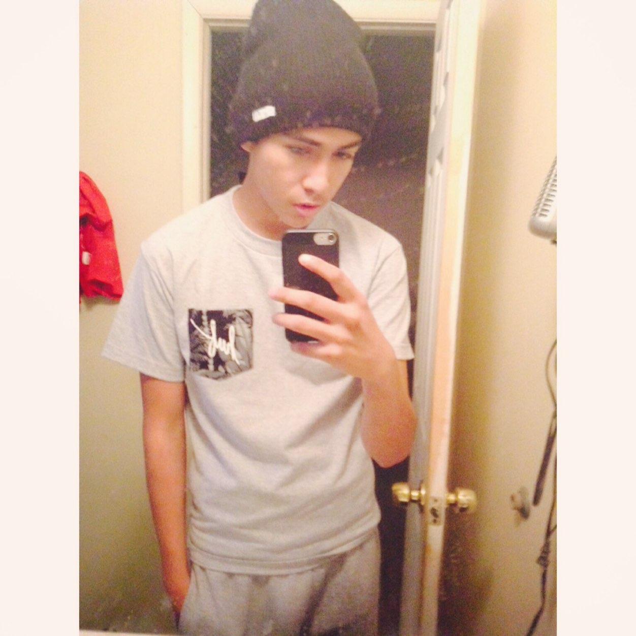 19 & Youngin trying to leave a mark on  world.