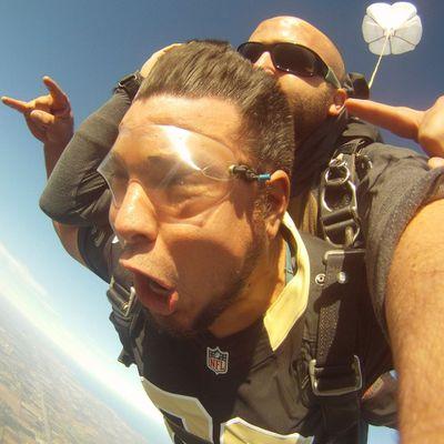 jessegraves's profile picture. who/whom