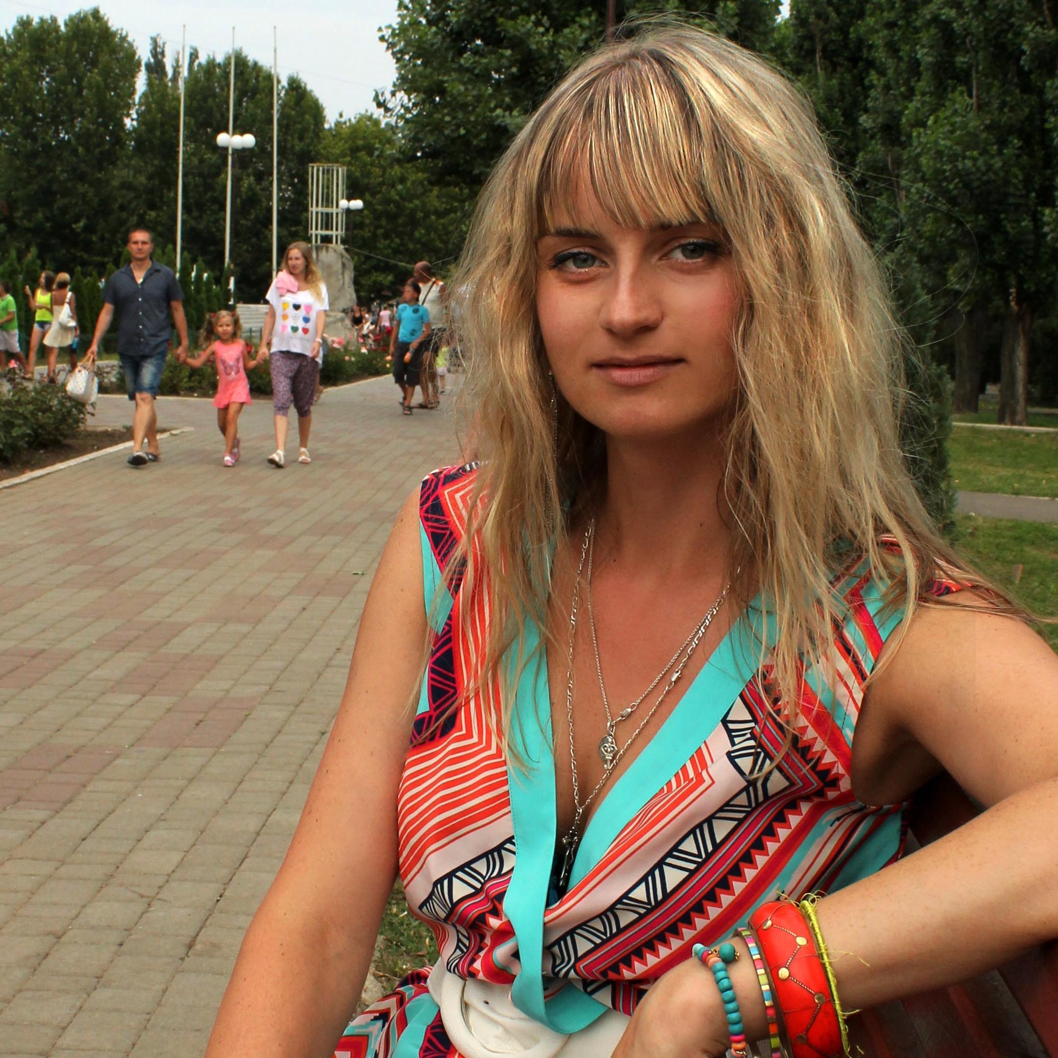 christacashman's profile picture. Love recognizes no barriers. It jumps hurdles, leaps fences, penetrates walls to arrive at its destination full of hope.