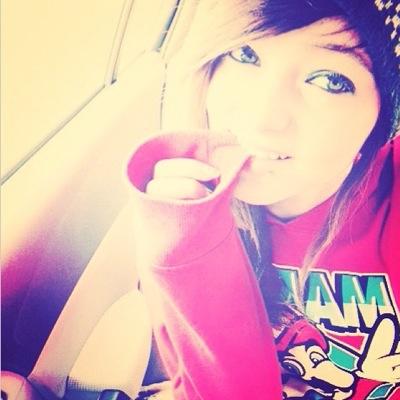Hi! ^-^ my name is Megan, uhh.. I'm not good at bios lol soooooo bye!:3