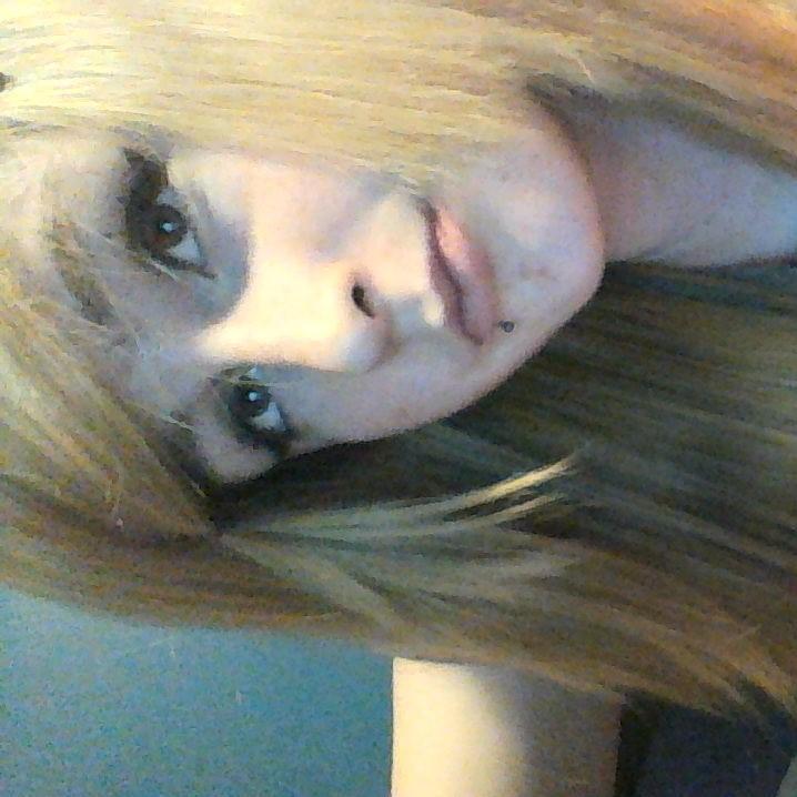 Cat loving, pizza eating and bitch hating.