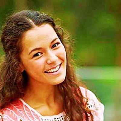 OddOneOutBella's profile picture. I really like art, a lot! And if that makes me different to everyone else, I don't care. I'm a big enviromentalist. I guess you could even call me spiritual!