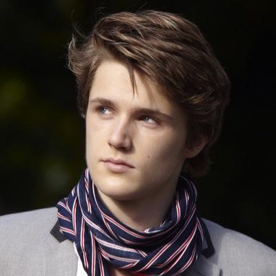 SittingSolo's profile picture. I'm used to being picked on and bullied. It's happened to me my whole life. Because of my looks and the fact that I like school. What's so bad about trying?