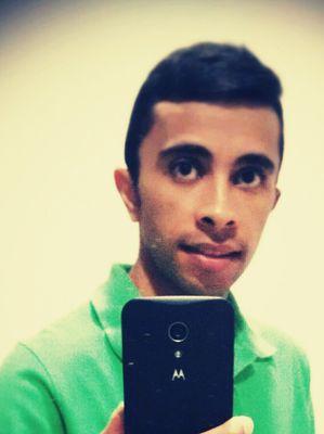 Feliz da vida porque sei que o senhor Deus está no Comando da minha felicidade !