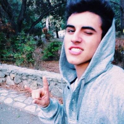 Would Gilinsky fuck you?? lets not get butthurt i speak the truth. i may be tough but not everyone can fuck a sex god