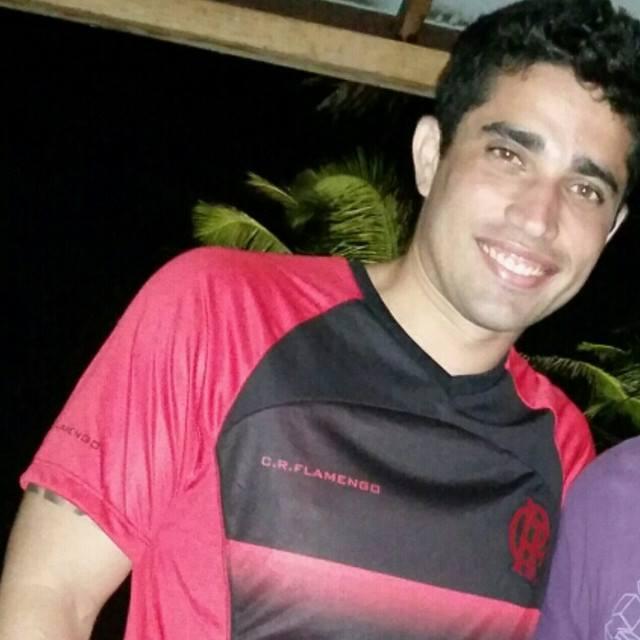 Psicologo, futuro psicanalista. Maranhense, 31 anos, Rico, Bonito e de Havaianas.