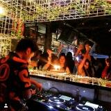 Bakpia-amplang ,, im young wild and free ,, senggol bacok