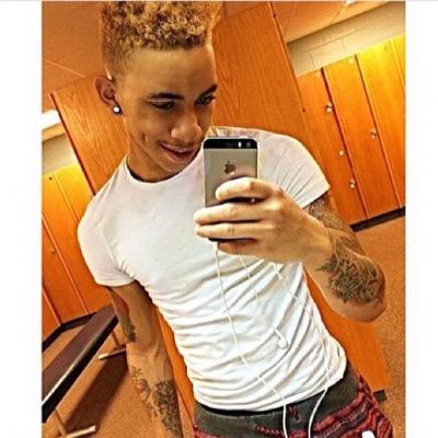 follow me on instagram cashh._floww