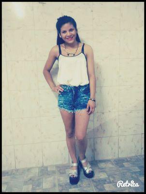 VickyMuur15's profile picture. ..