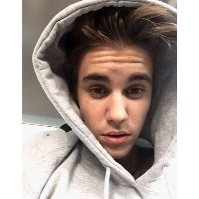 latest updates/news and photo's of justin. follow my original profile @malikabeibss hope you enjoy! @justinbieber ilysm!