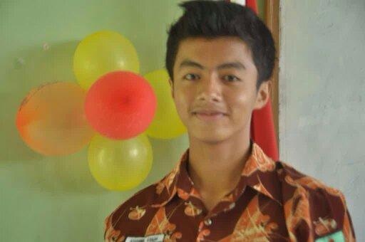 Tertawa merupakan kewajiban yang harus di jalankan