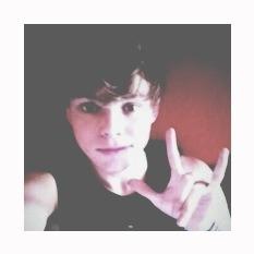 you just got a free follow from @basicallyoutxbe, now please rt this link?