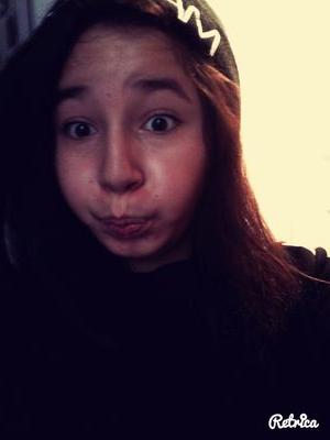 I'm 15years I love 5sos❤I'm 5sosfam  
❤I live in london and my best coutry is Australia❤and I love L.A❤