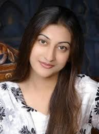 موج بڑھے یا آندھی آئے دیا جلائے رکھنا ہے