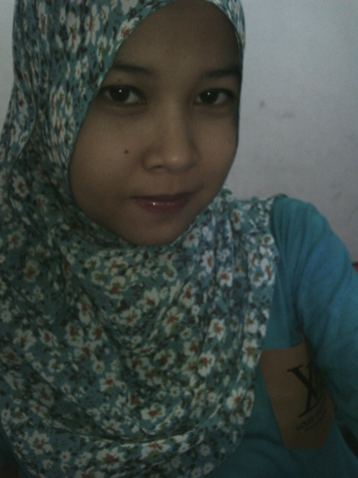 devi_aharyanti's profile picture. 