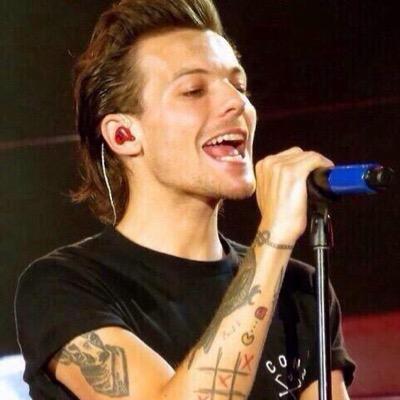 Hiii I'm Louis and i'm taken by this amazing boy @fake_friendlyrp ❤️