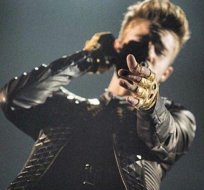 He cuts his hair he lost fans✖                                He got tattoos he lost fans✖
He got arrested he lost fans✖
He smoked he lost fans✖