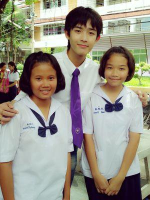 เป็นเด็กโรงเรียนเมืองพิทยาคม ชื่อย่อว่า ม.พ.ค.