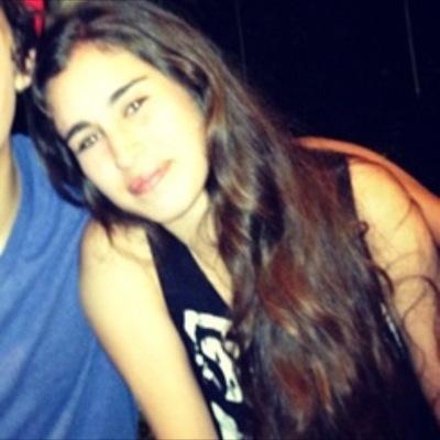 you just got a free follow! please follow @Iovelauren x