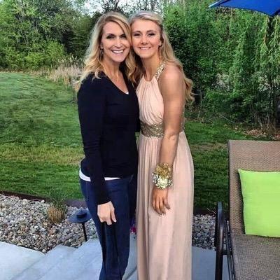 m_renee39's profile picture. 