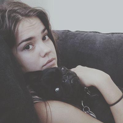 follow @mygrandecookie bc she gave u a free follow.