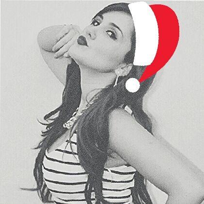 #FC,hecho a la cantante,compositora y actriz  mexicana,@DulceMaria ,que trae consigo sueños y lágrimas,el corazón de todos los fans! @Aviesta seguiu 09/03/12.