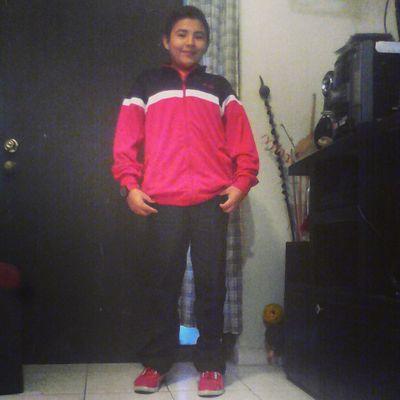 Soy un chico guapo tengo 14 años estudia en la sec #85 jajajaja ✌
Siganme di c a c