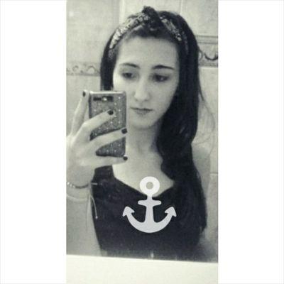 É isso. Que no final esteja escrito: Ela viveu a vida que quis.                                                       ×Totalmente maluca.
×Apaixonada por livros