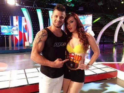 Apoyando a los mas Hermosos. Oana y Jonathan♡ Hermosa Pareja. Siempre Apoyándolos. ¡Vamos Águilas!