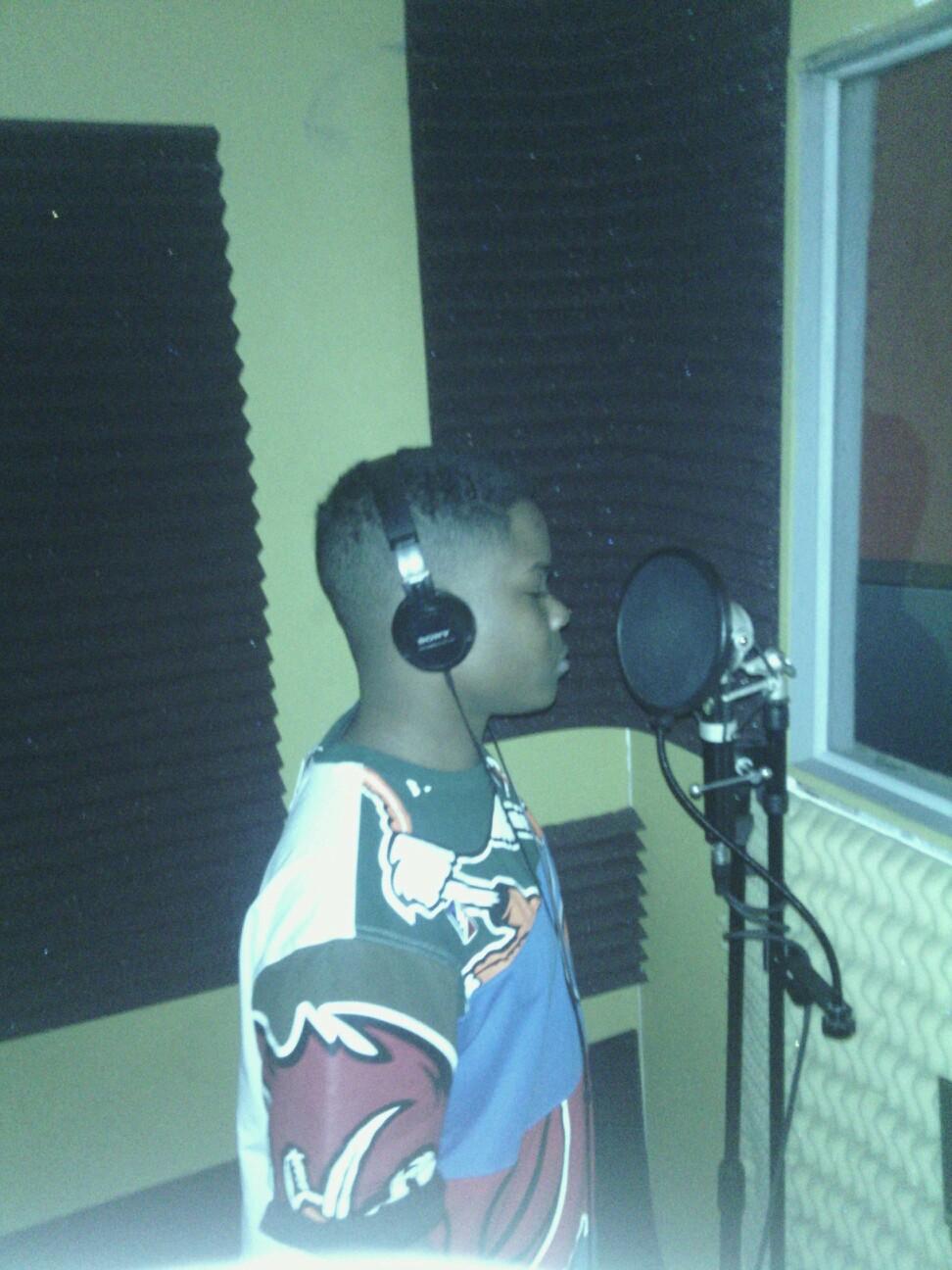 R.I.P. LUMP WE GOT A HOLE LOT OVE EVER THANG  EVERY DAY UM OUT HERE KNOCKIN DOWN THESE OPP 4 OG LUMP LUMP NEW MIXTAPE GOING STUPID  R.I.P. LIL LUMP
