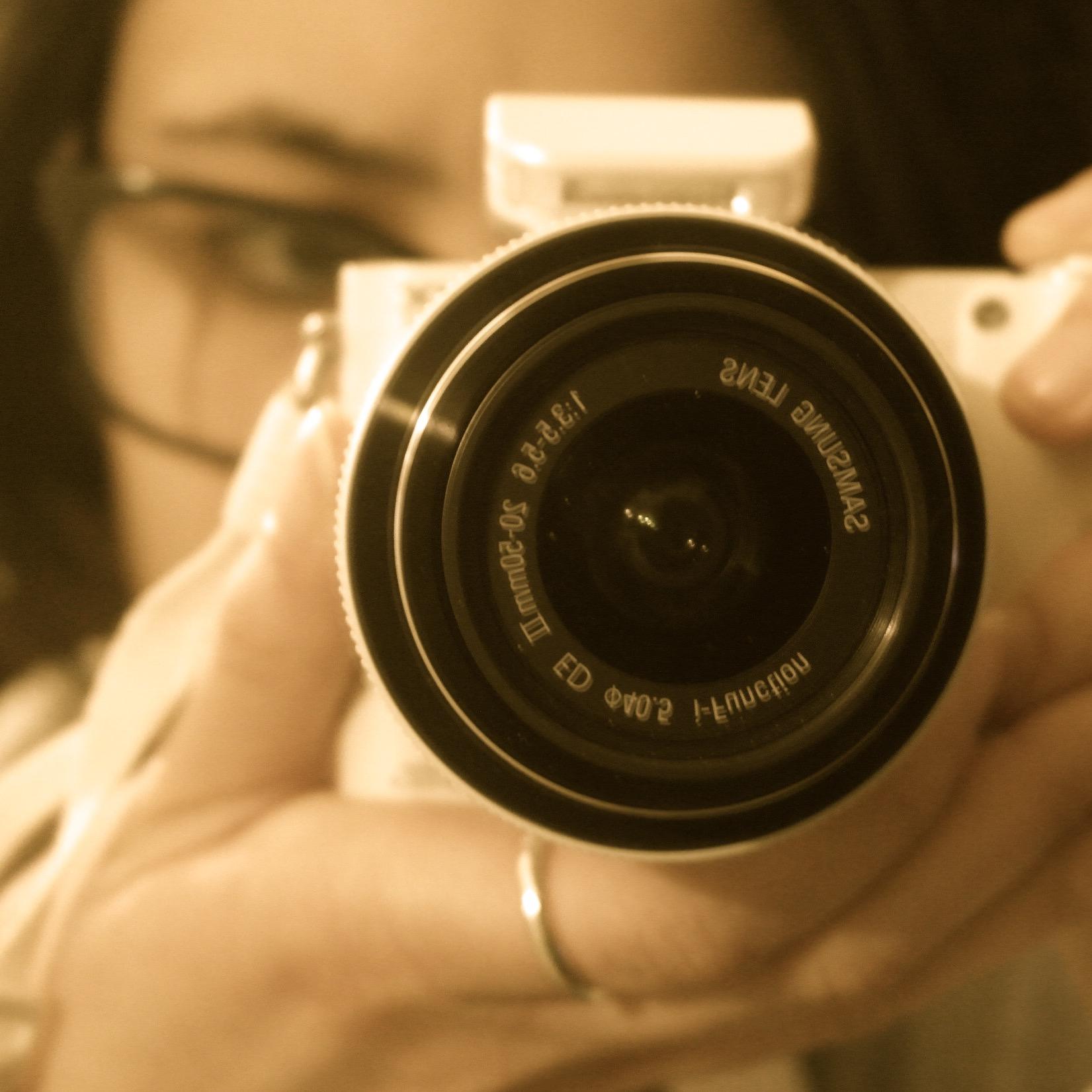 GloriadiBi's profile picture. Speaker su @Radio_Emotions