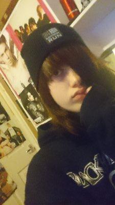 emogirlxxxx123's profile picture. just a girl into metal n rock