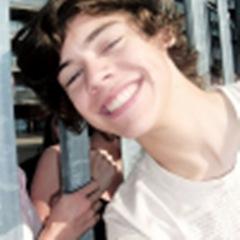 hi beautiful can you please follow @tbhannah_ because she gave you a free follow :)