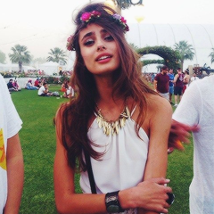 MiaRPGURS's profile picture. Tu sais, ça sert à rien de baisser les yeux comme pour chercher les couilles que t'as perdu. T'en as jamais eu.